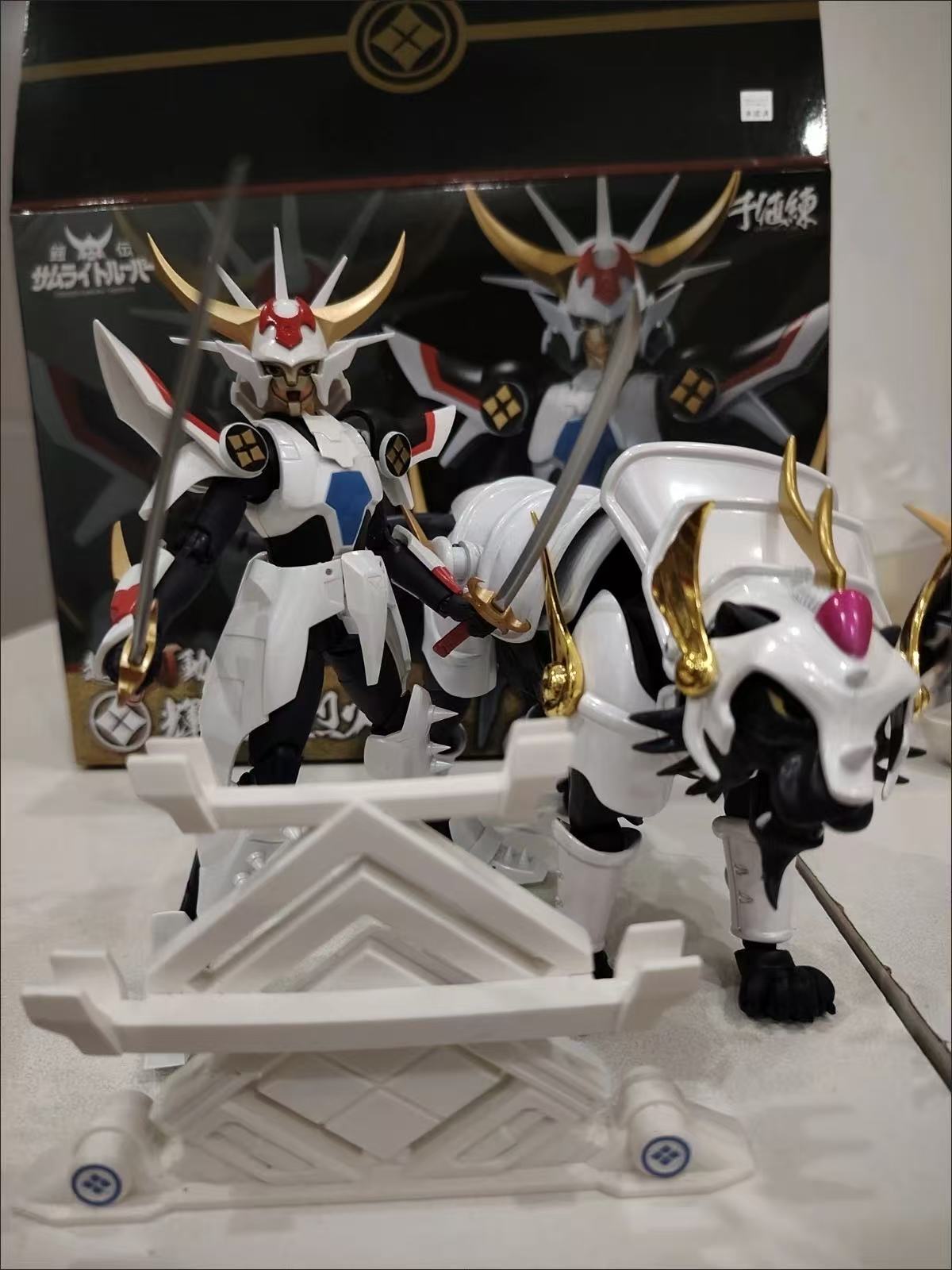 Yoroiden Samurai Troopers Roni - Bandai Tamashii Nations S.H.Figuarts recensione e prezzo